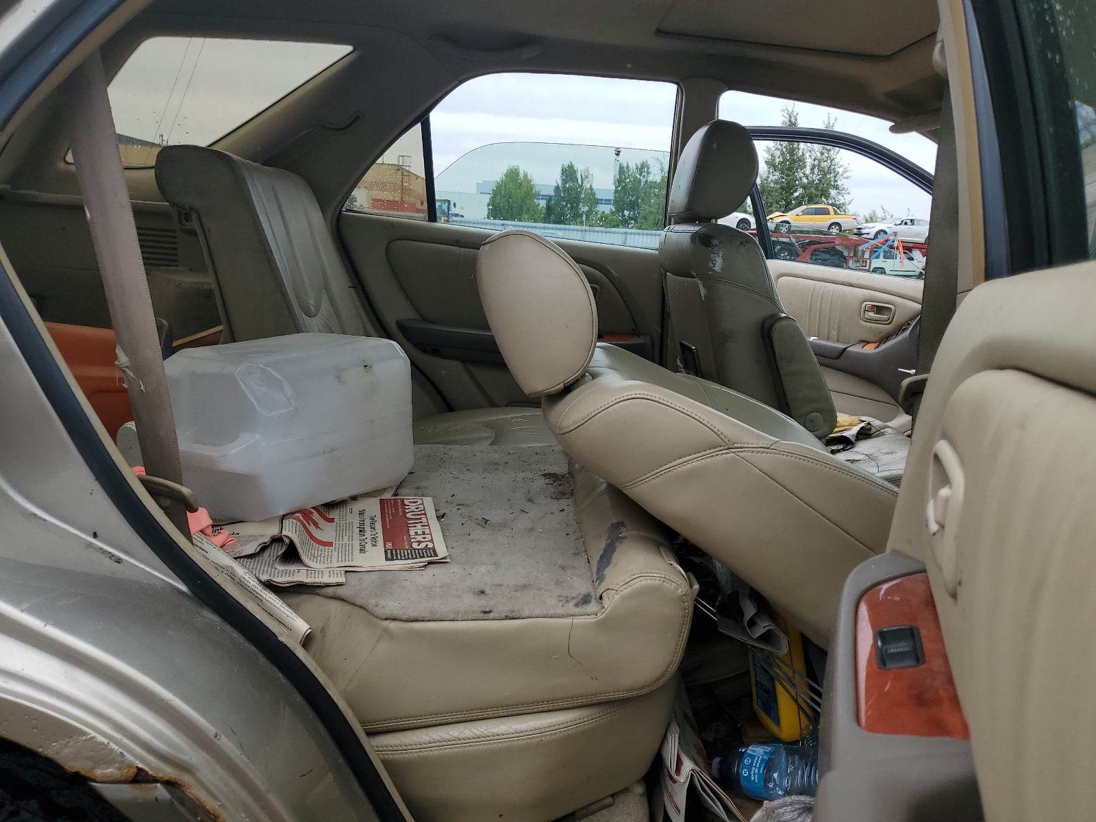 JT6HF10U3Y0108805 2000 Lexus Rx 300