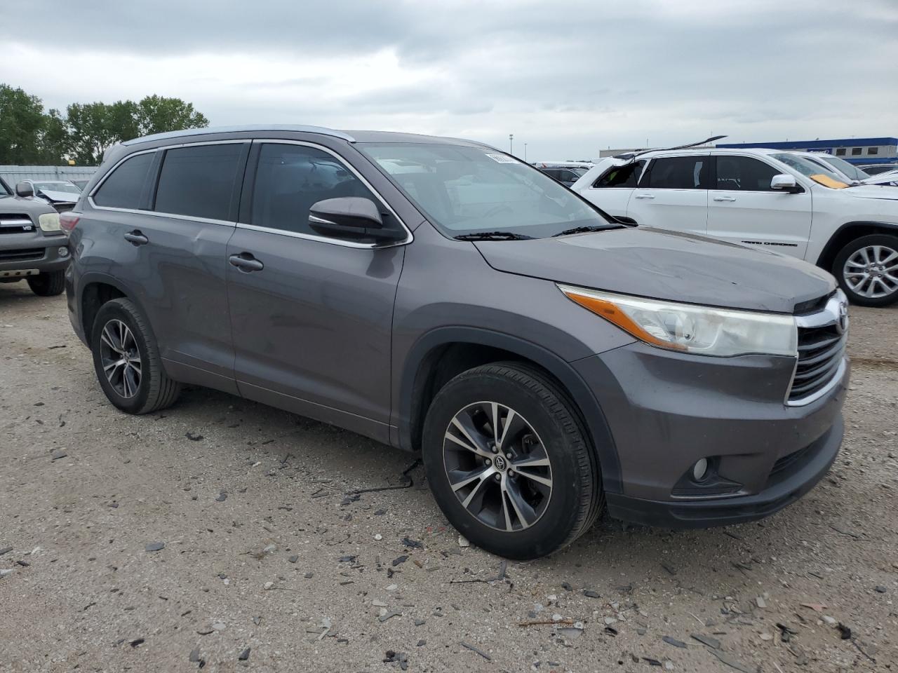 2016 Toyota Highlander - Image 4