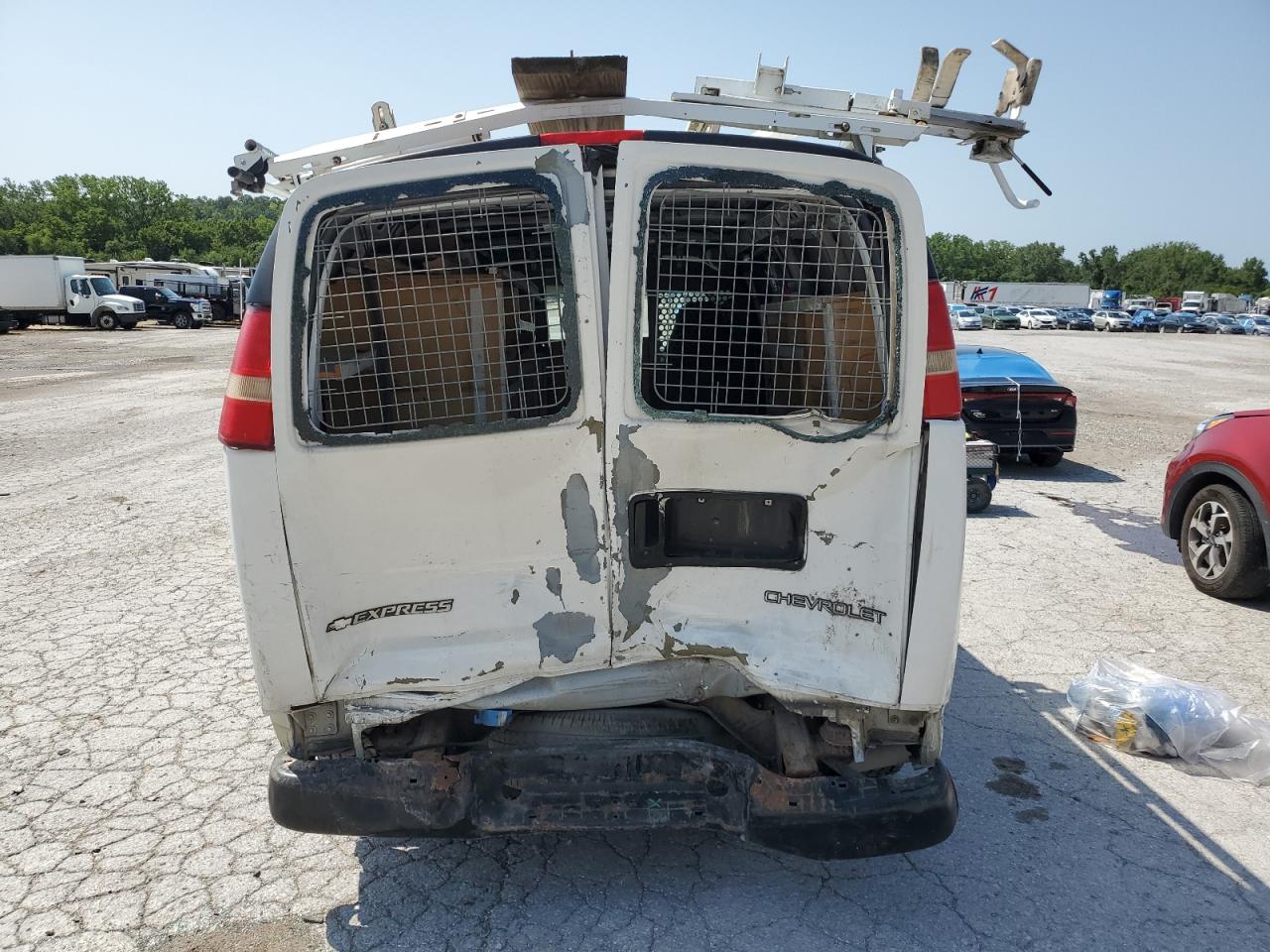 2005 Chevrolet Express G1500 VIN: 1GCFG15X051252060 Lot: 65612564