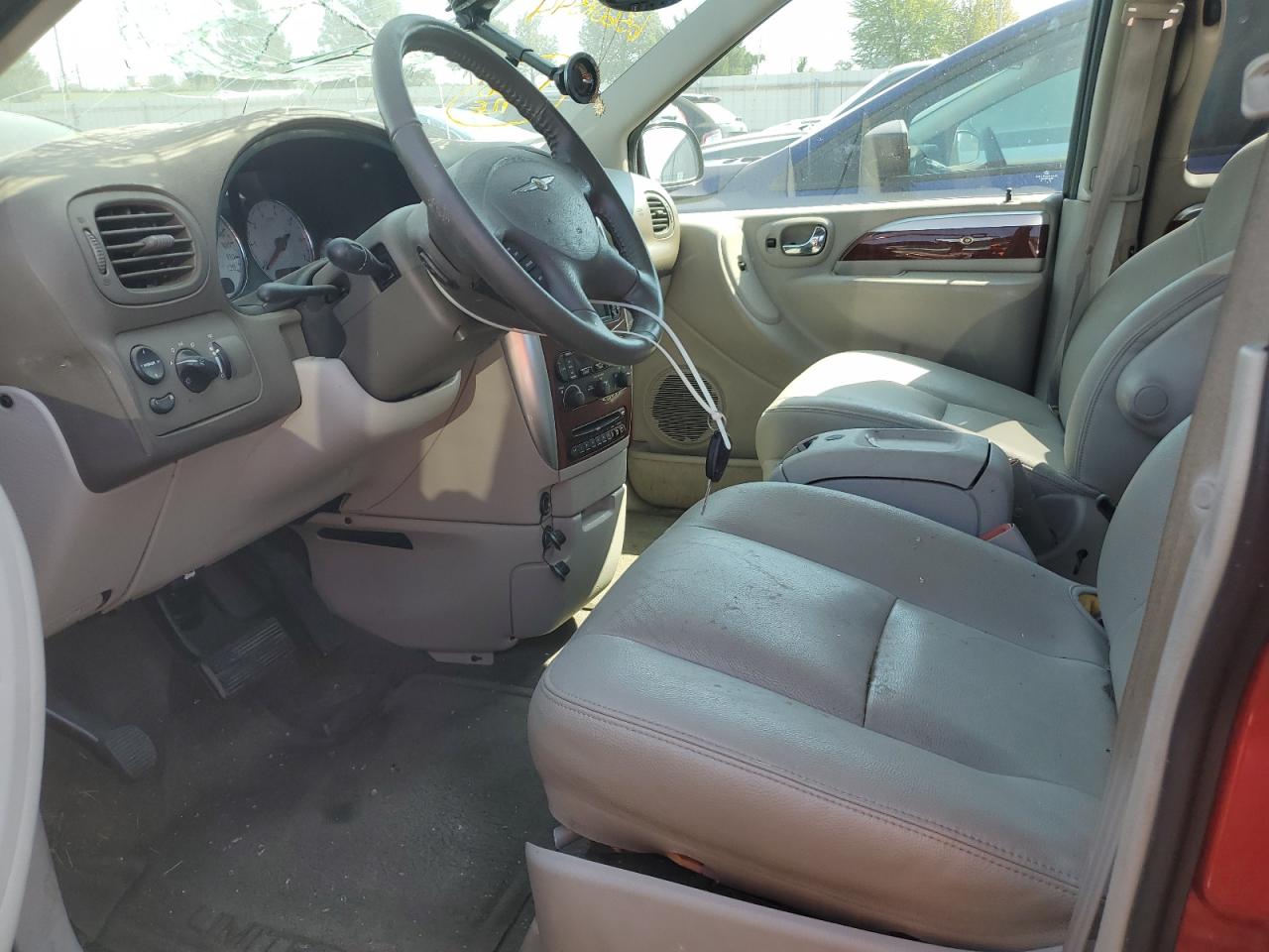 2005 Chrysler Town & Country Limited VIN: 2C4GP64L25R161738 Lot: 63608344