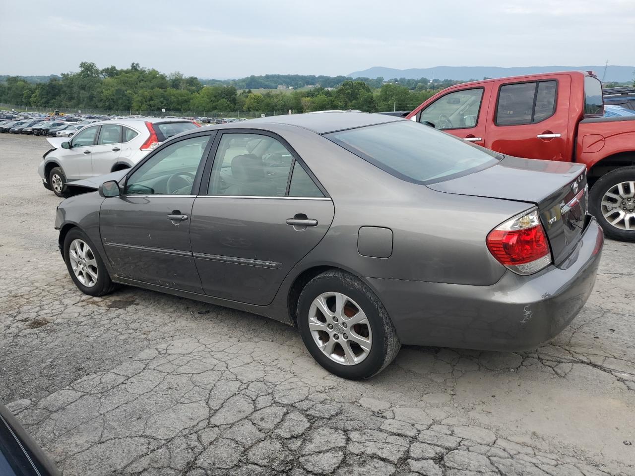 2005 Toyota Camry - Image 2