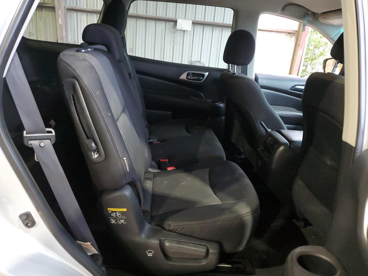 5N1DR2MN3JC662630 2018 Nissan Pathfinder S