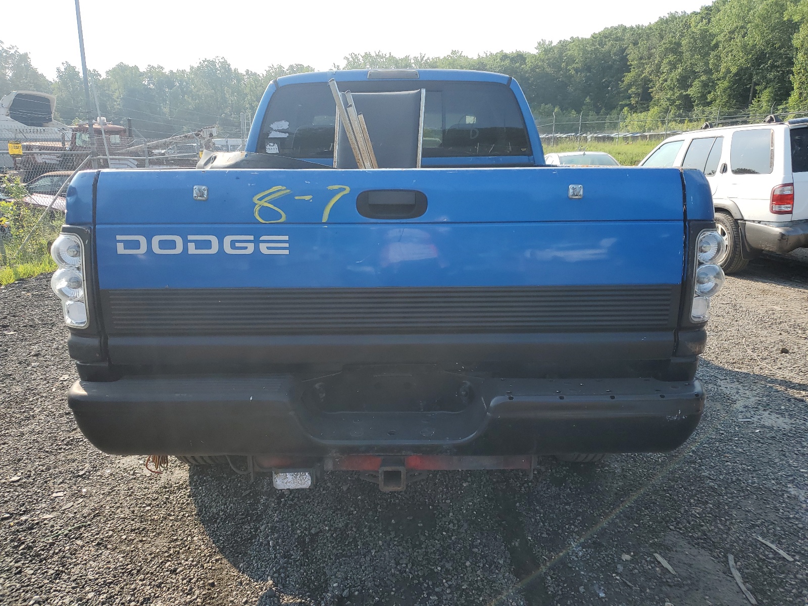 3B7HF13Y8XG236619 1999 Dodge Ram 1500