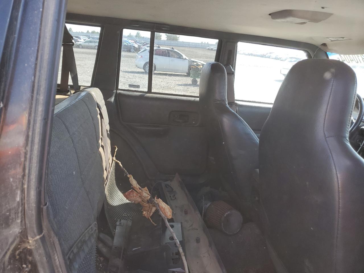 2000 Jeep Cherokee Sport VIN: 1J4FF48S5YL270285 Lot: 69310404