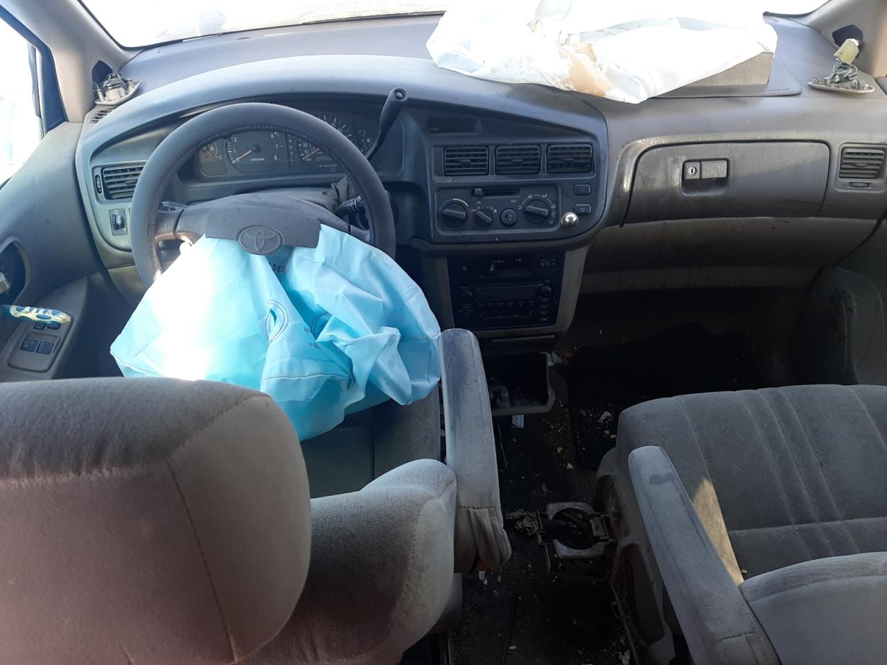 2000 Toyota Sienna Le VIN: 4T3ZF13C6YU226004 Lot: 59800084