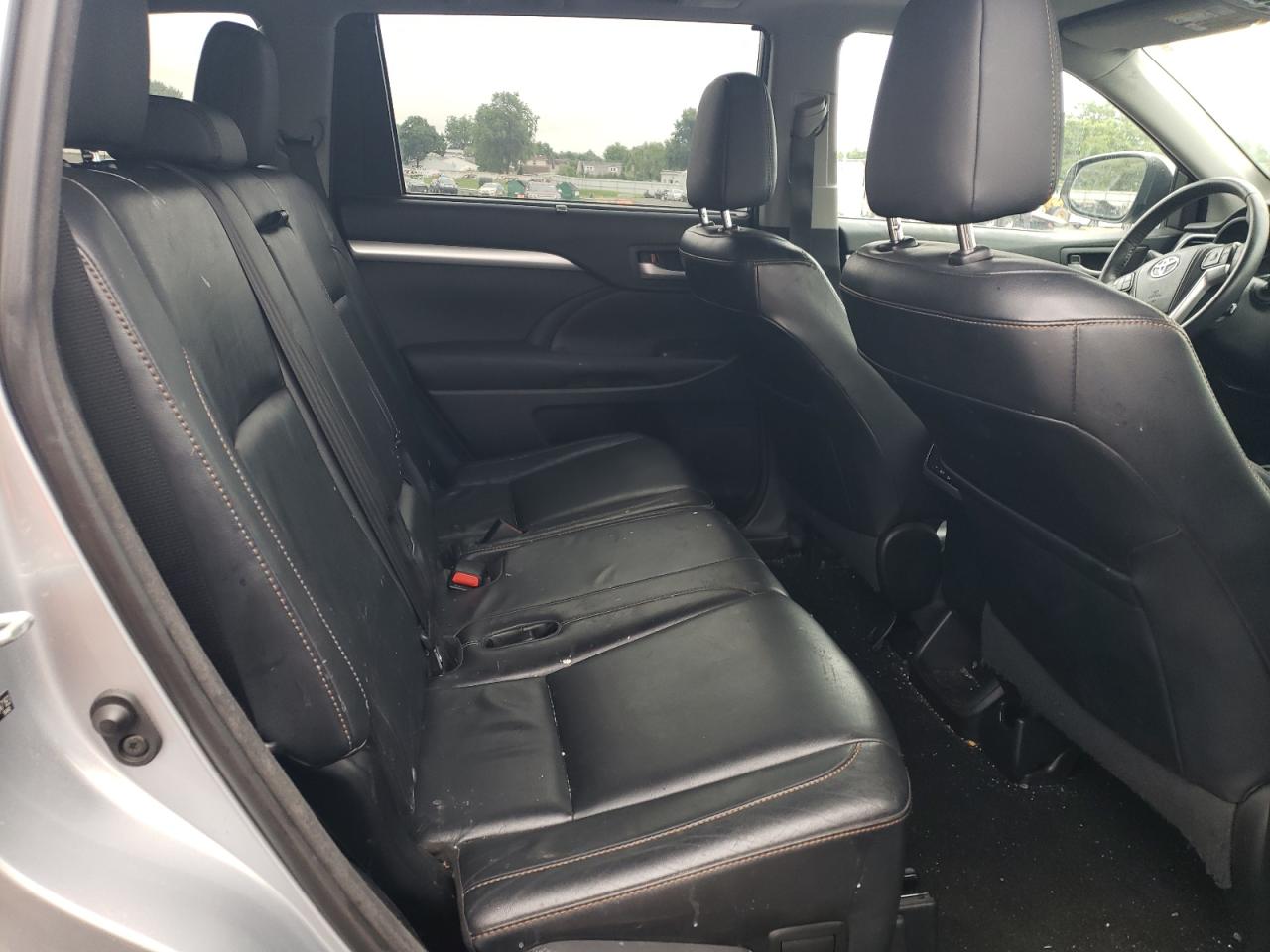 2014 Toyota Highlander Xle VIN: 5TDJKRFH8ES047183 Lot: 65909194