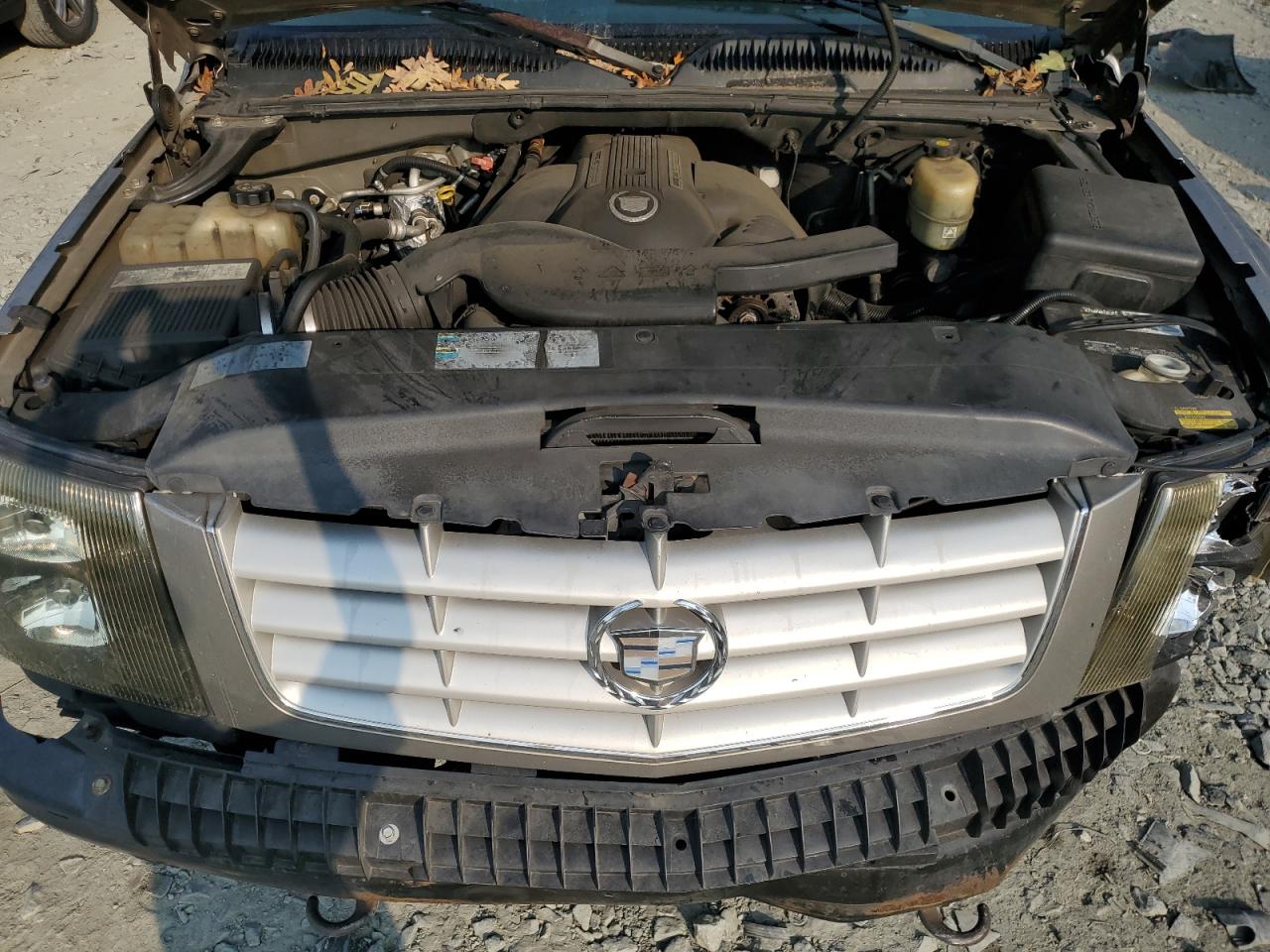 1GYEK63N42R281075 2002 Cadillac Escalade Luxury