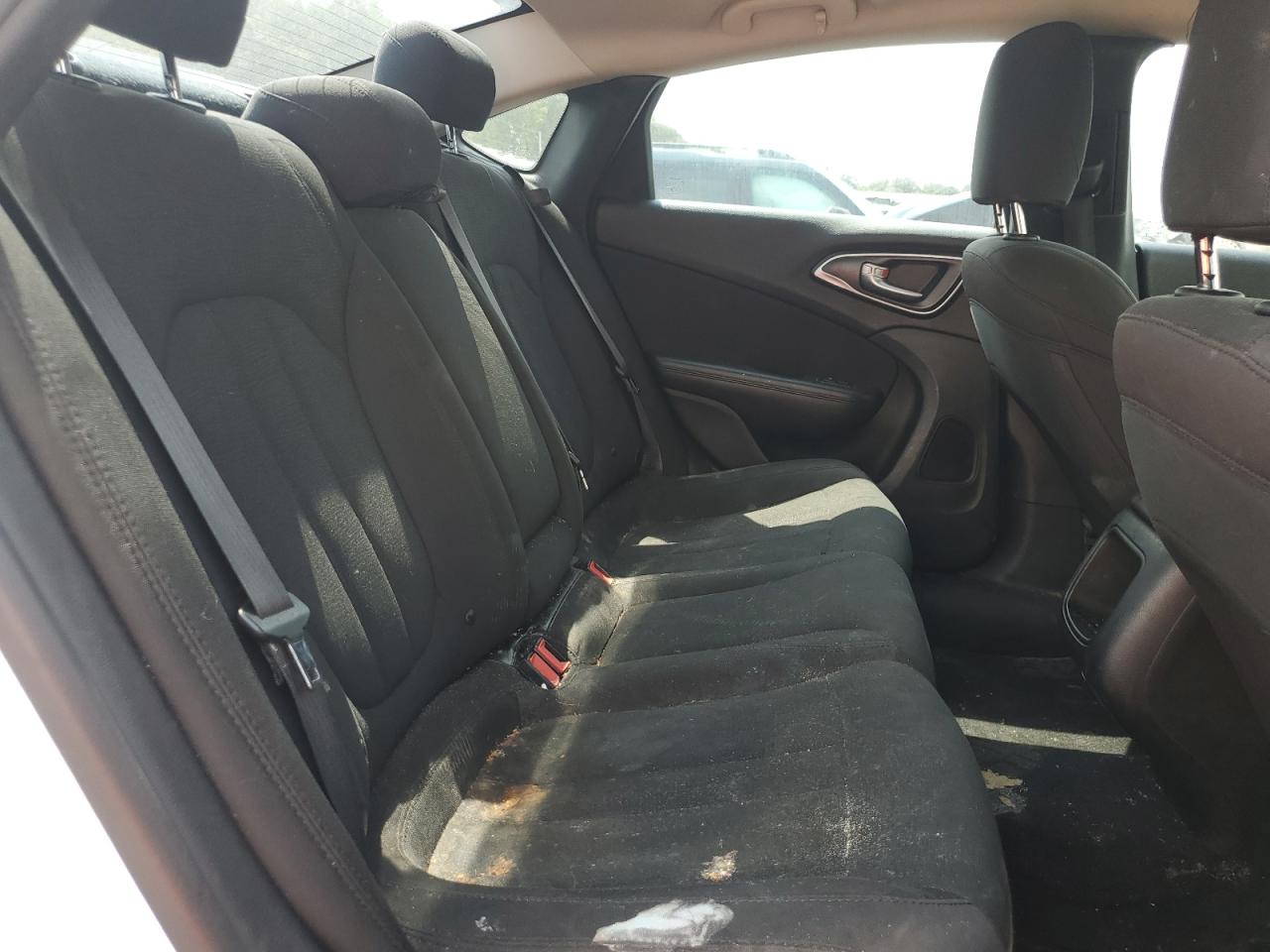 2015 Chrysler 200 Limited VIN: 1C3CCCABXFN705605 Lot: 68919204