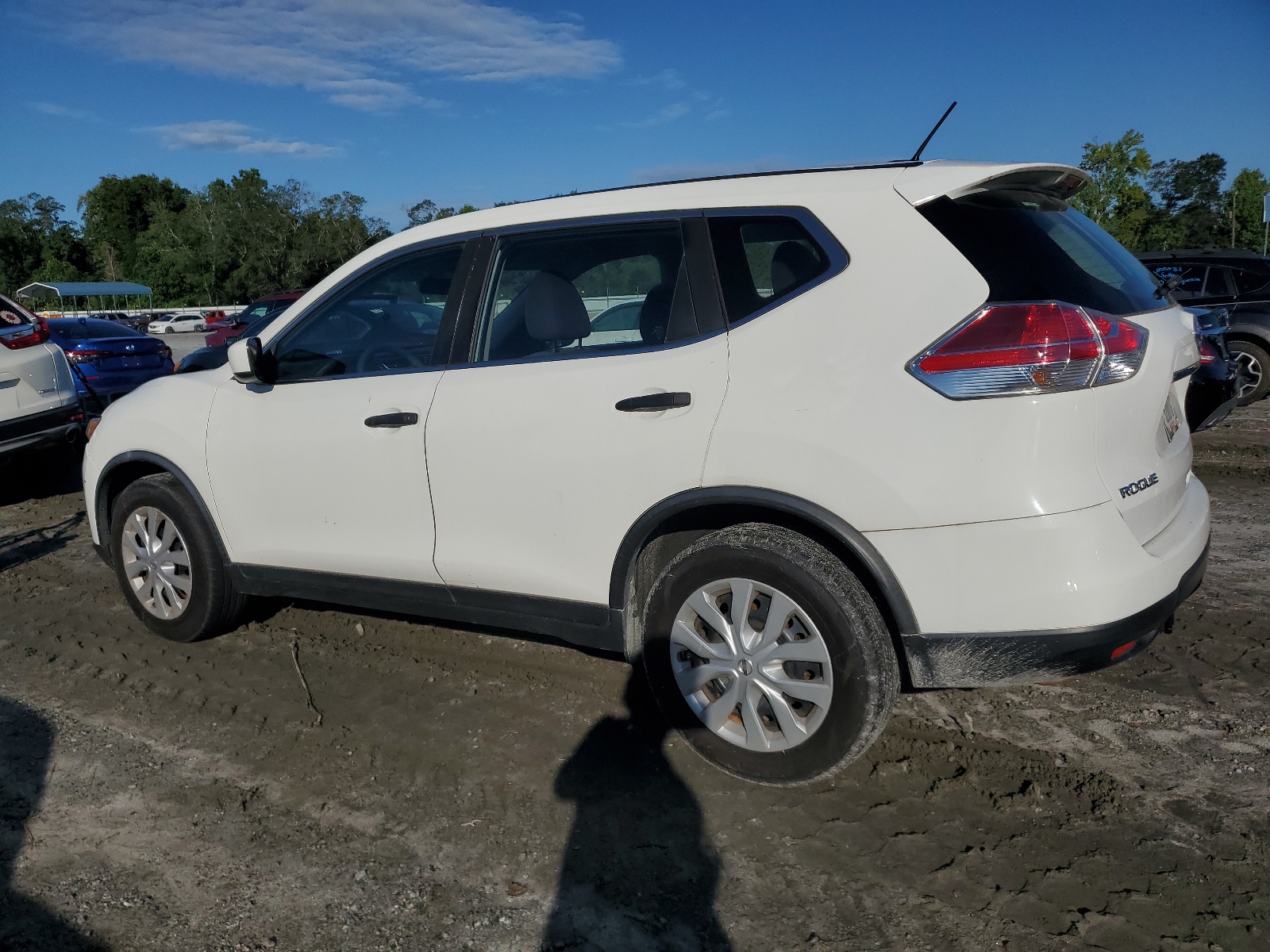 2016 Nissan Rogue S vin: JN8AT2MT6GW010037