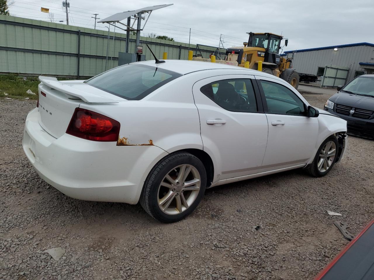 2014 Dodge Avenger - Image 3