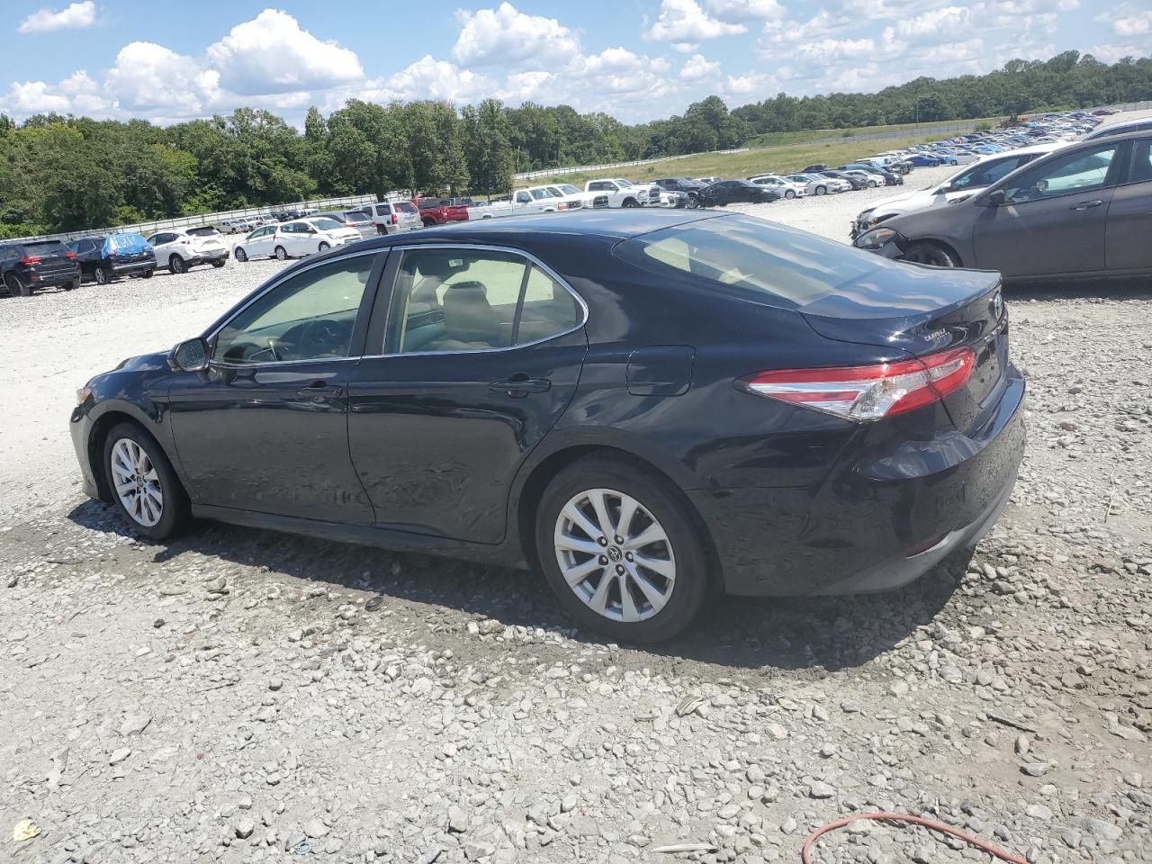 JTNB11HK7J3001725 2018 TOYOTA CAMRY - Image 2