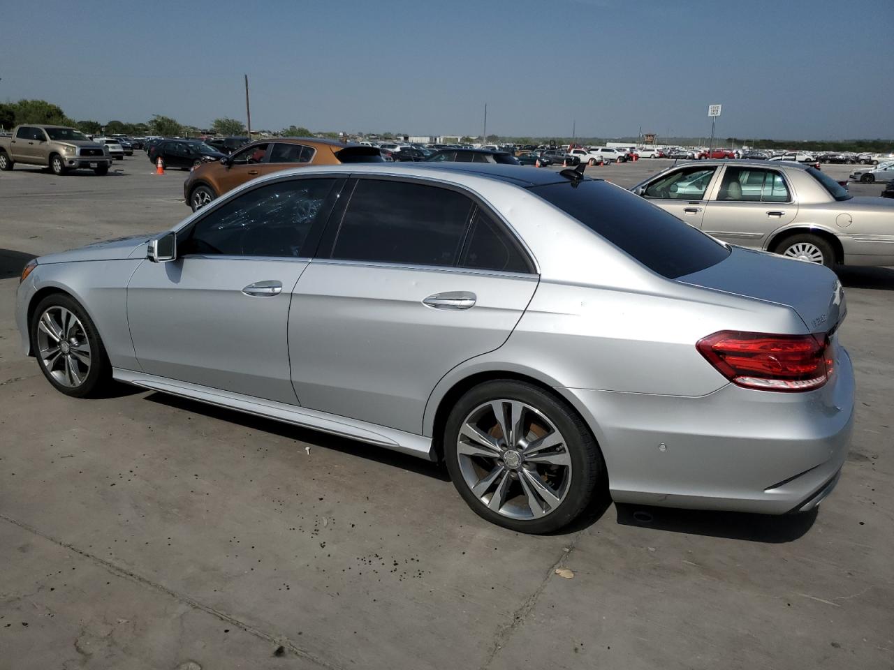 VIN WDDHF5KB9GB214907 2016 MERCEDES-BENZ E-CLASS no.2