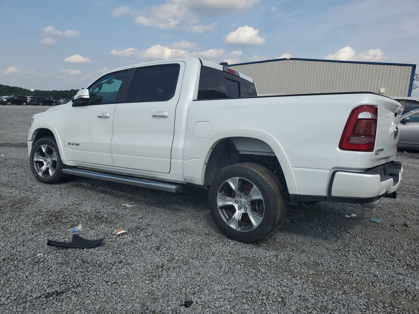 2019 Ram 1500 Laramie vin: 1C6RREJT6KN770932