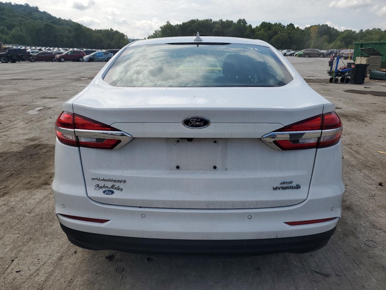 3FA6P0LU2KR129659 2019 Ford Fusion Se