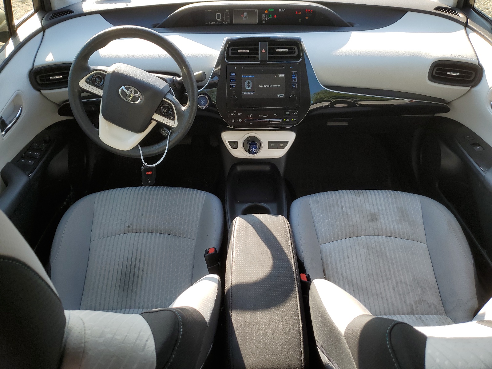 JTDKBRFU8J3585833 2018 Toyota Prius