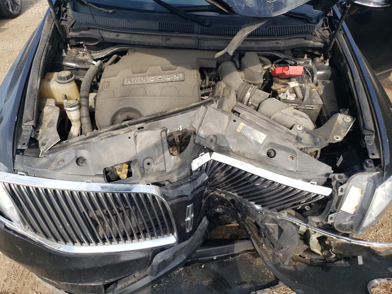 2015 Lincoln MKT - Image 12