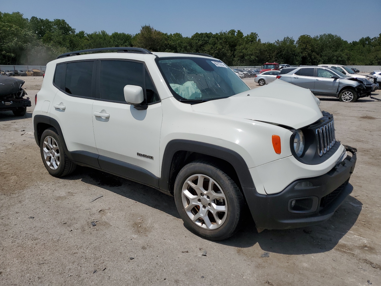 2015 Jeep Renegade Latitude vin: ZACCJABTXFPC06128