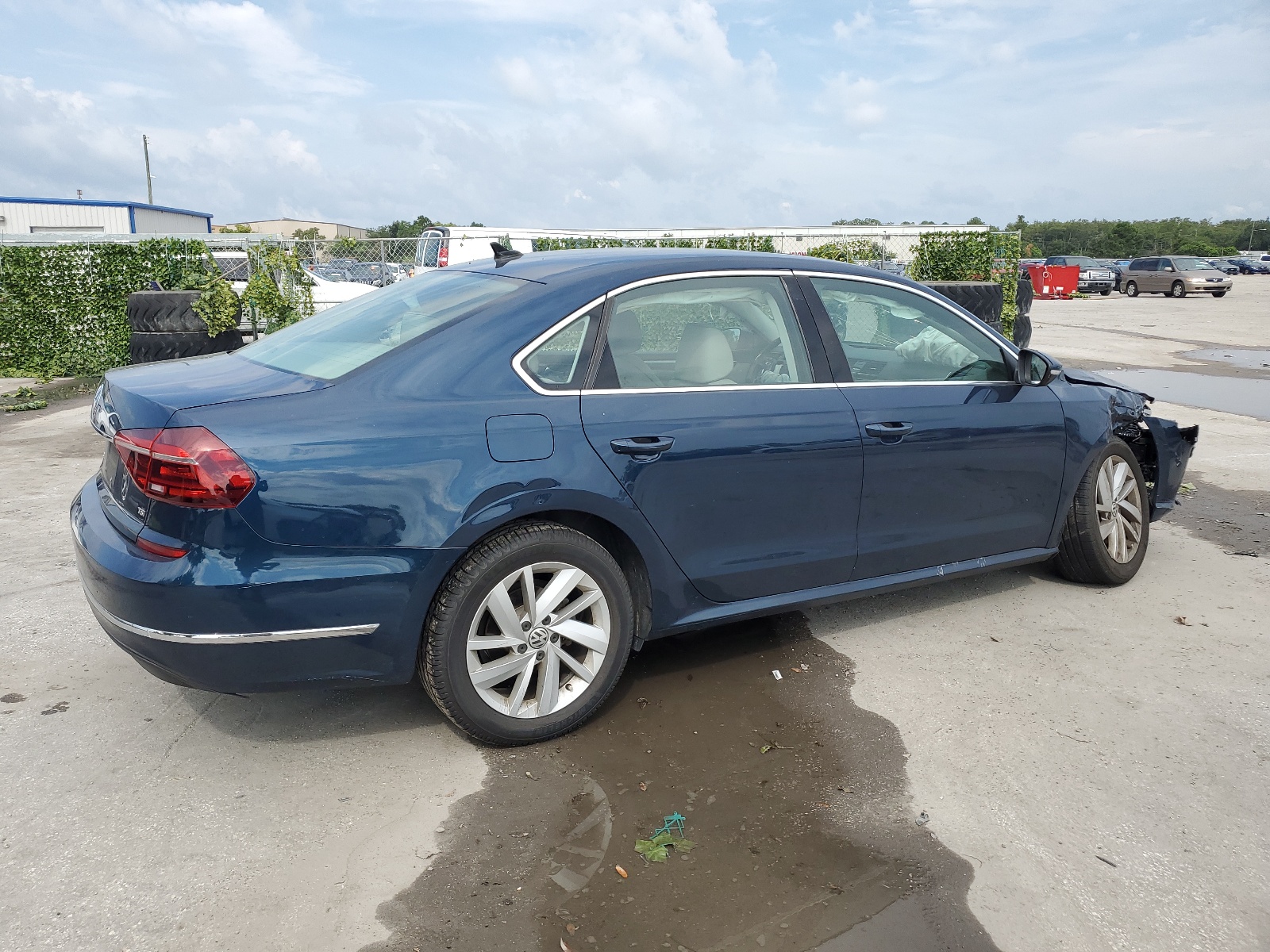 1VWBA7A3XJC028408 2018 Volkswagen Passat Se