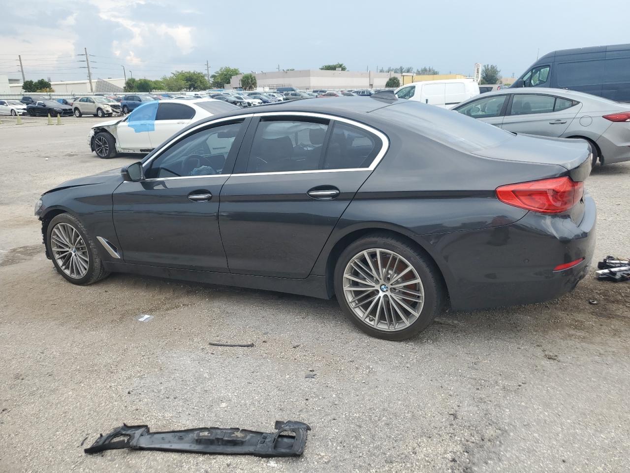 WBAJA5C30HG894652 2017 BMW 5 SERIES - Image 2