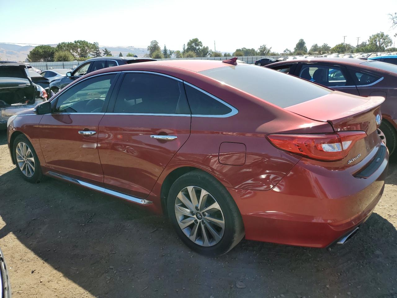 2015 Hyundai Sonata - Image 2