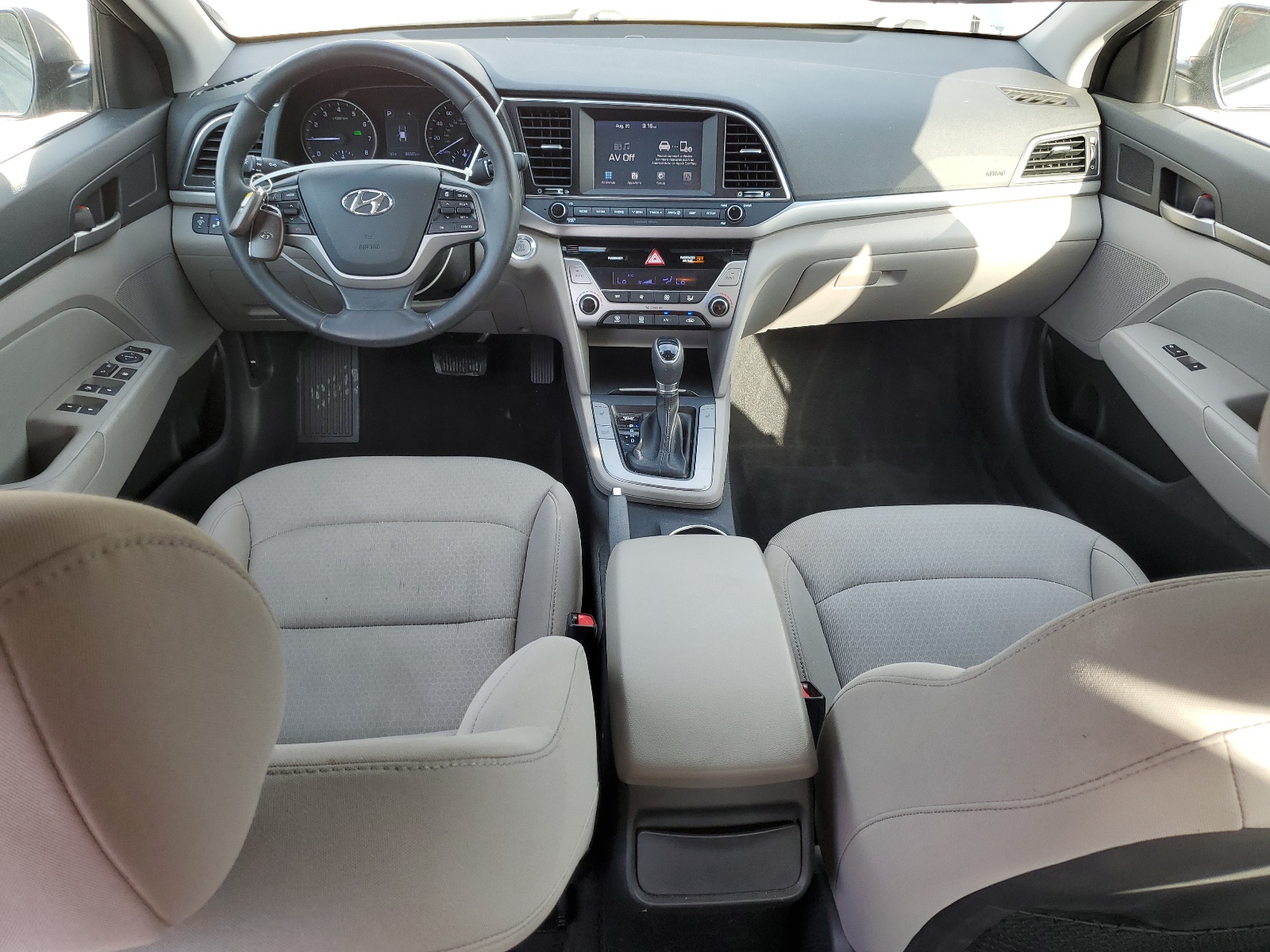 5NPD84LF0JH394671 2018 Hyundai Elantra Sel