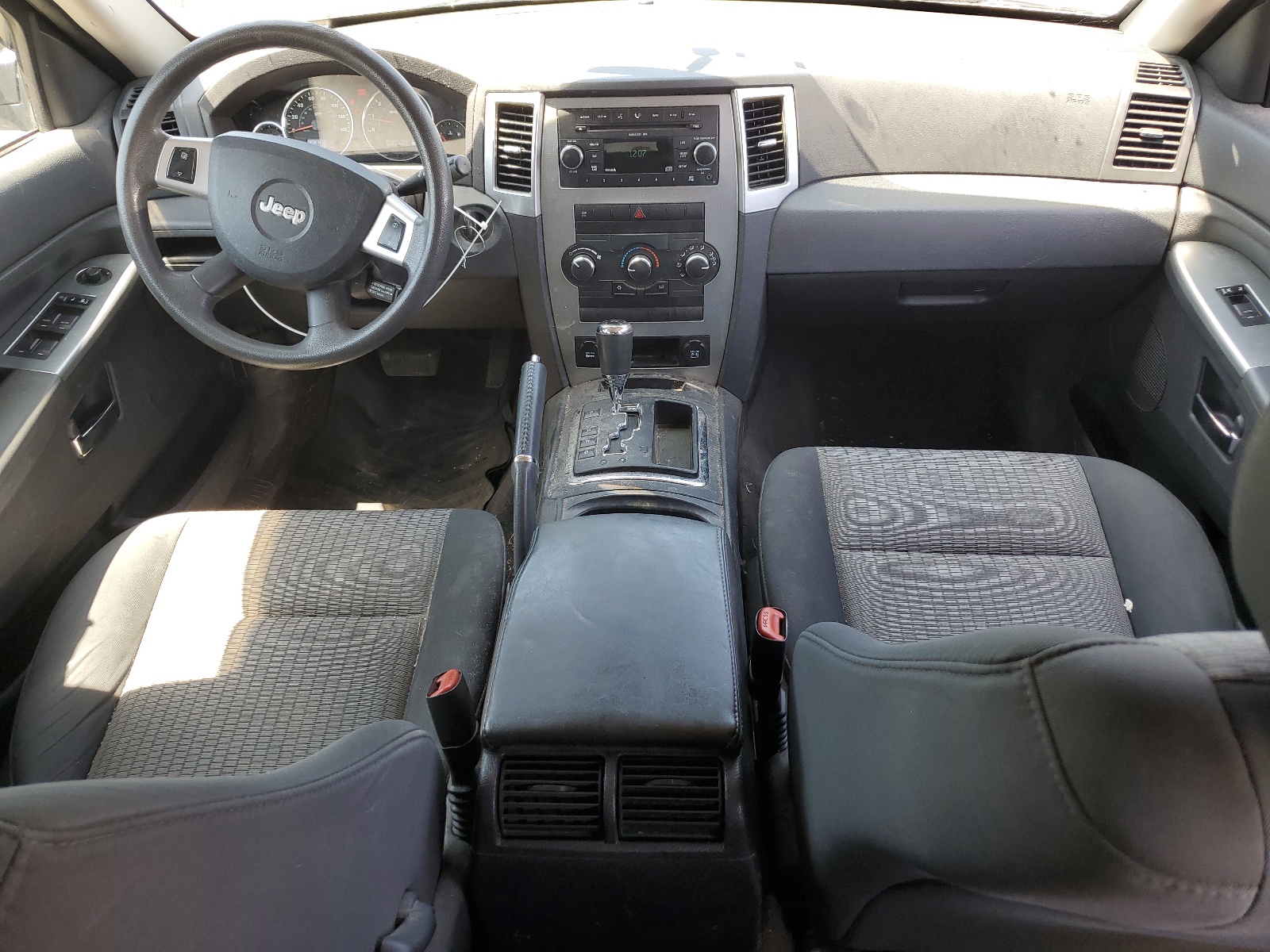 1J8GR48K89C519772 2009 Jeep Grand Cherokee Laredo