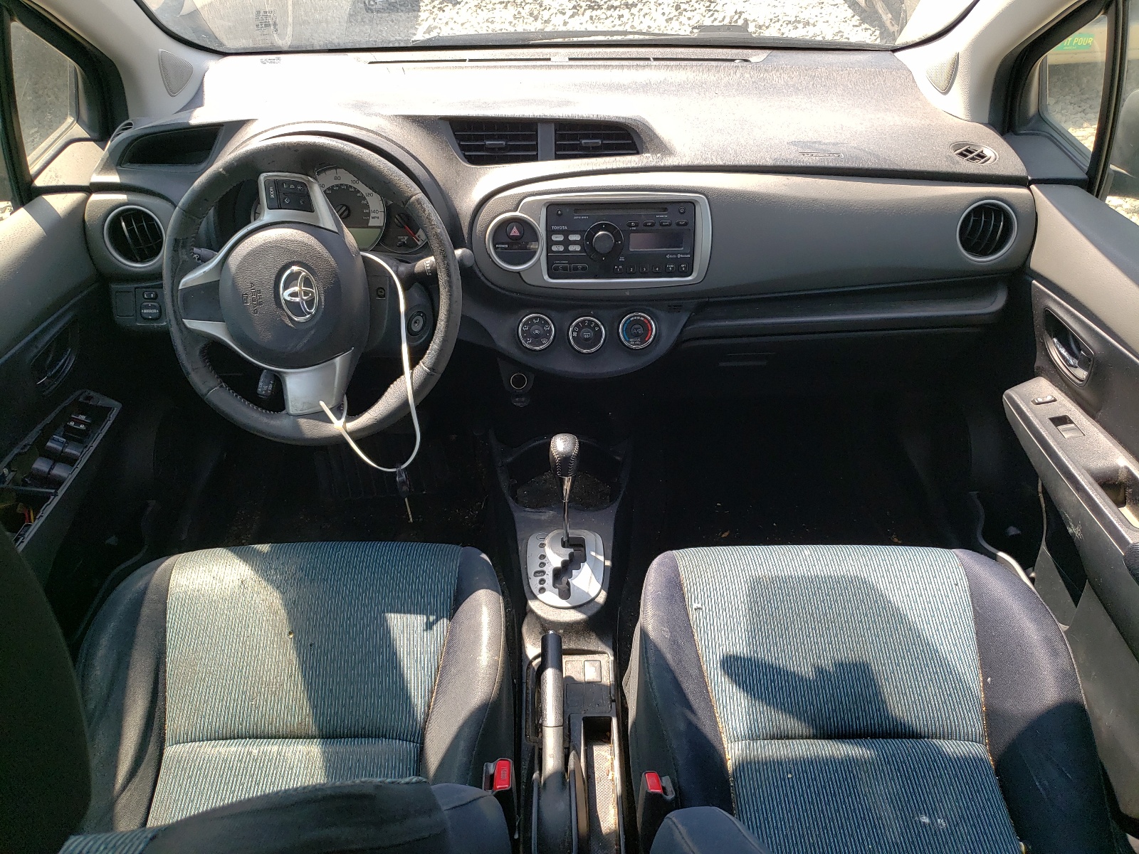 JTDKTUD31CD542071 2012 Toyota Yaris