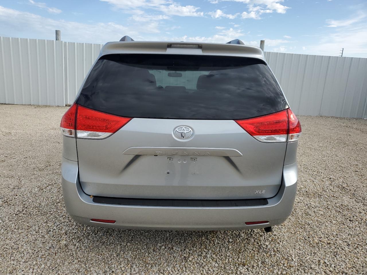 2014 Toyota Sienna Xle VIN: 5TDYK3DC2ES444374 Lot: 68056334