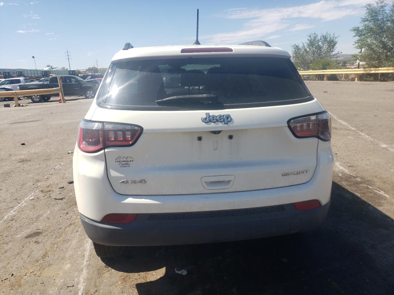 3C4NJDAB5JT107835 2018 Jeep Compass Sport