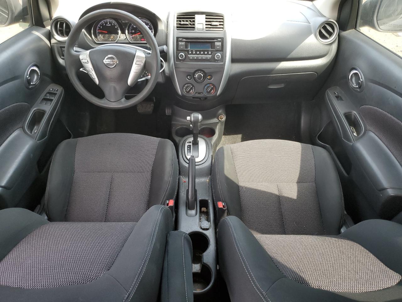 VIN 3N1CN7AP1JL871533 2018 NISSAN VERSA no.8