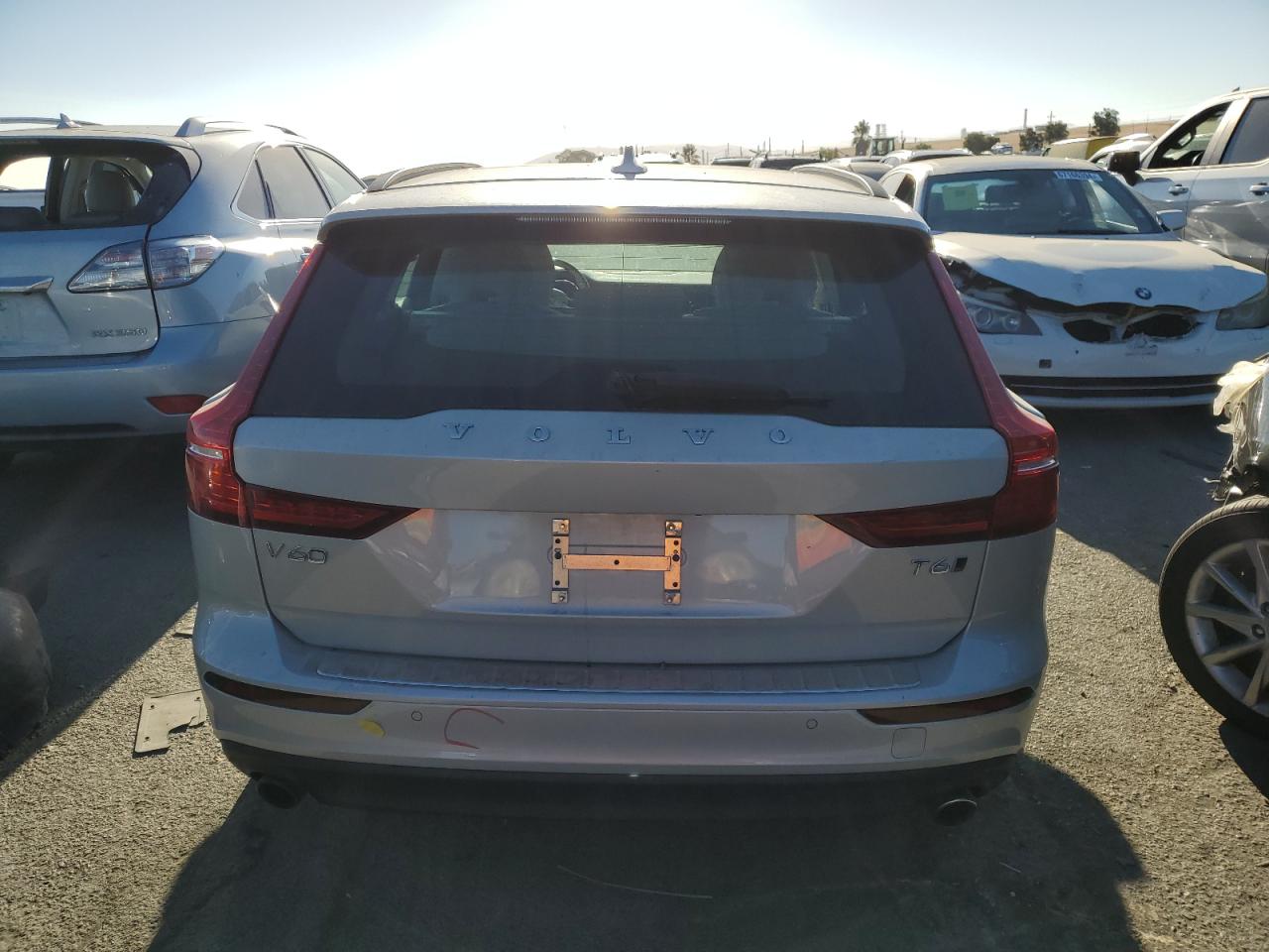 YV1A22SK6K2327772 2019 Volvo V60 T6 Momentum