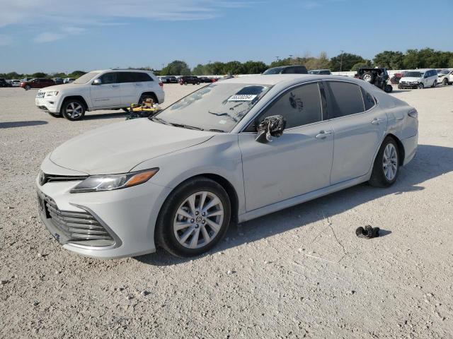 4T1R11AK4RU211133 Toyota Camry LE