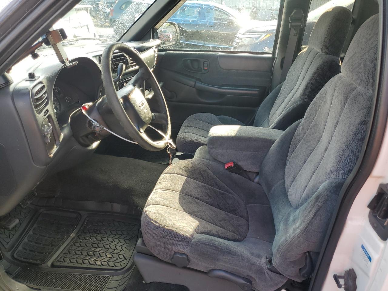 1999 GMC Sonoma VIN: 1GTCS19X4X8500994 Lot: 68690394