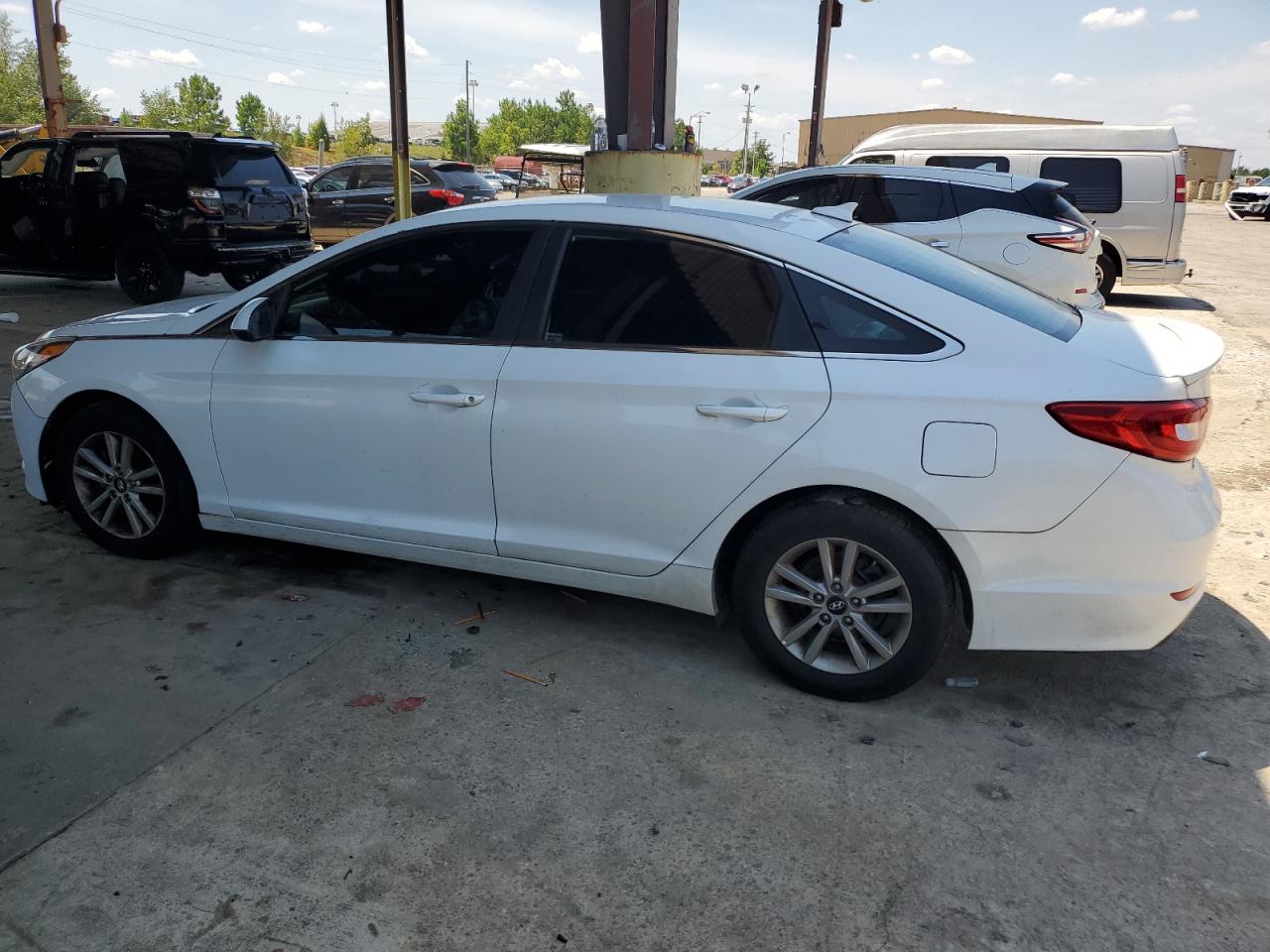 2016 Hyundai Sonata - Image 2