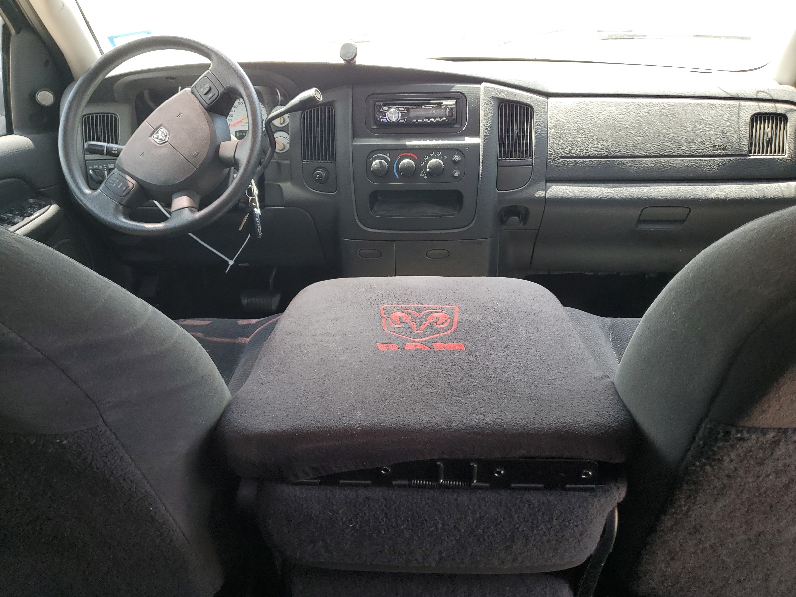 1D7HA18N74J222658 2004 Dodge Ram 1500 St