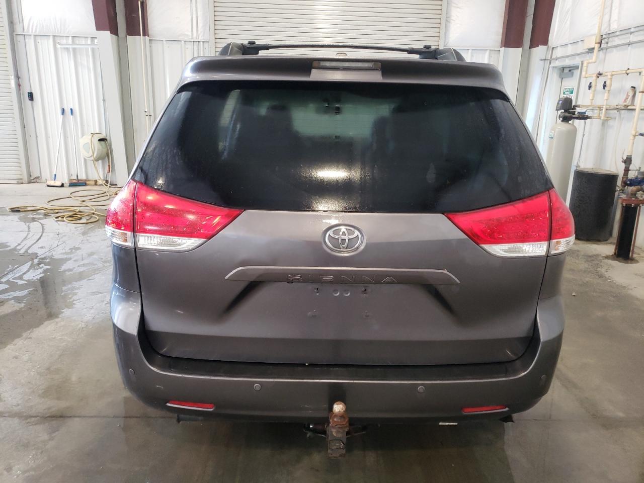 2013 Toyota Sienna Xle VIN: 5TDYK3DCXDS393365 Lot: 64942154