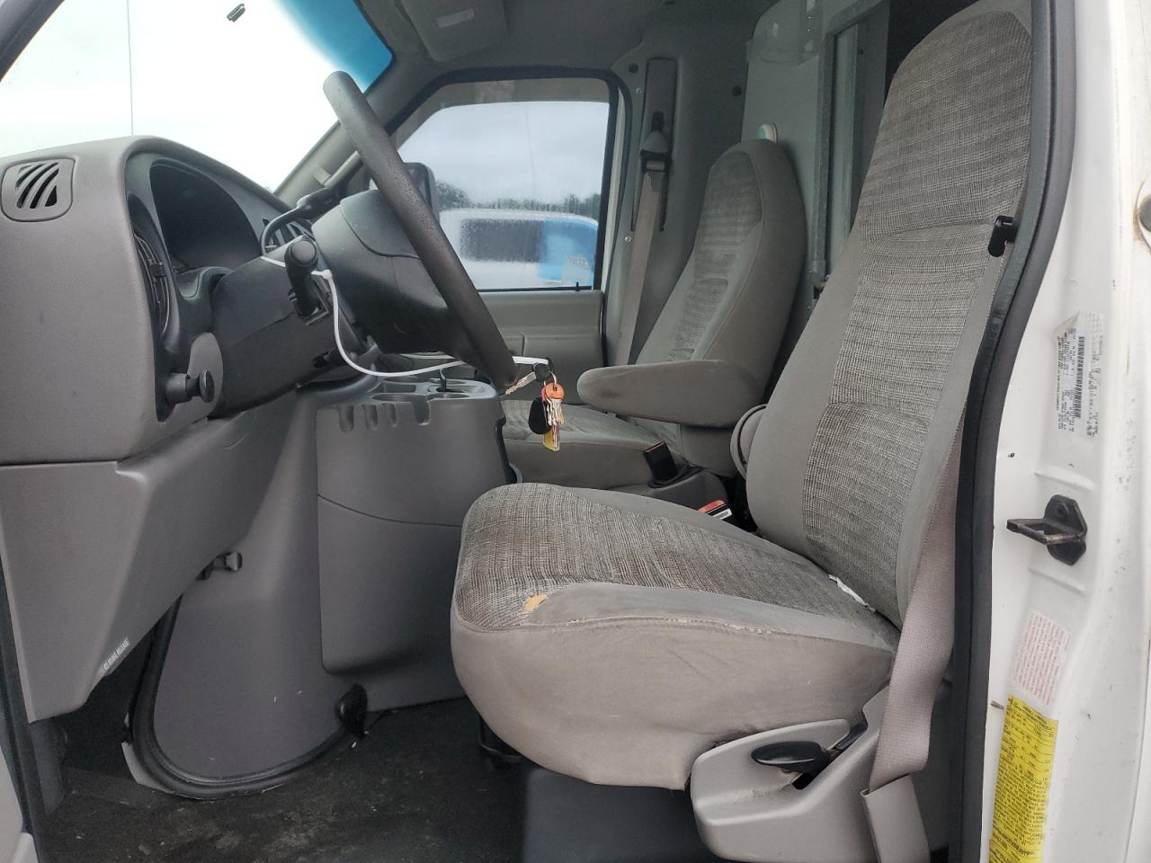 2002 Ford Econoline E350 Super Duty Cutaway Van VIN: 1FDSE35L92HA24912 Lot: 66967814