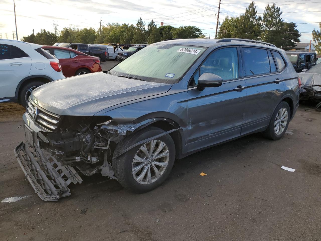 3VV0B7AX4JM031637 2018 VOLKSWAGEN TIGUAN - Image 1