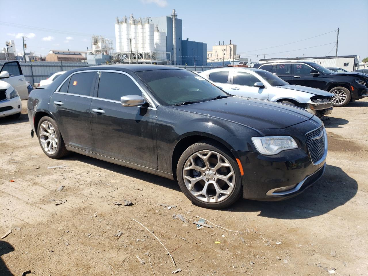 VIN 2C3CCAPTXJH256416 2018 CHRYSLER 300 no.4