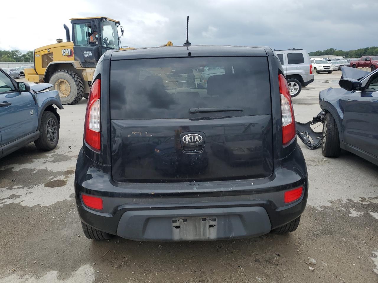 KNDJT2A65D7556909 2013 Kia Soul +