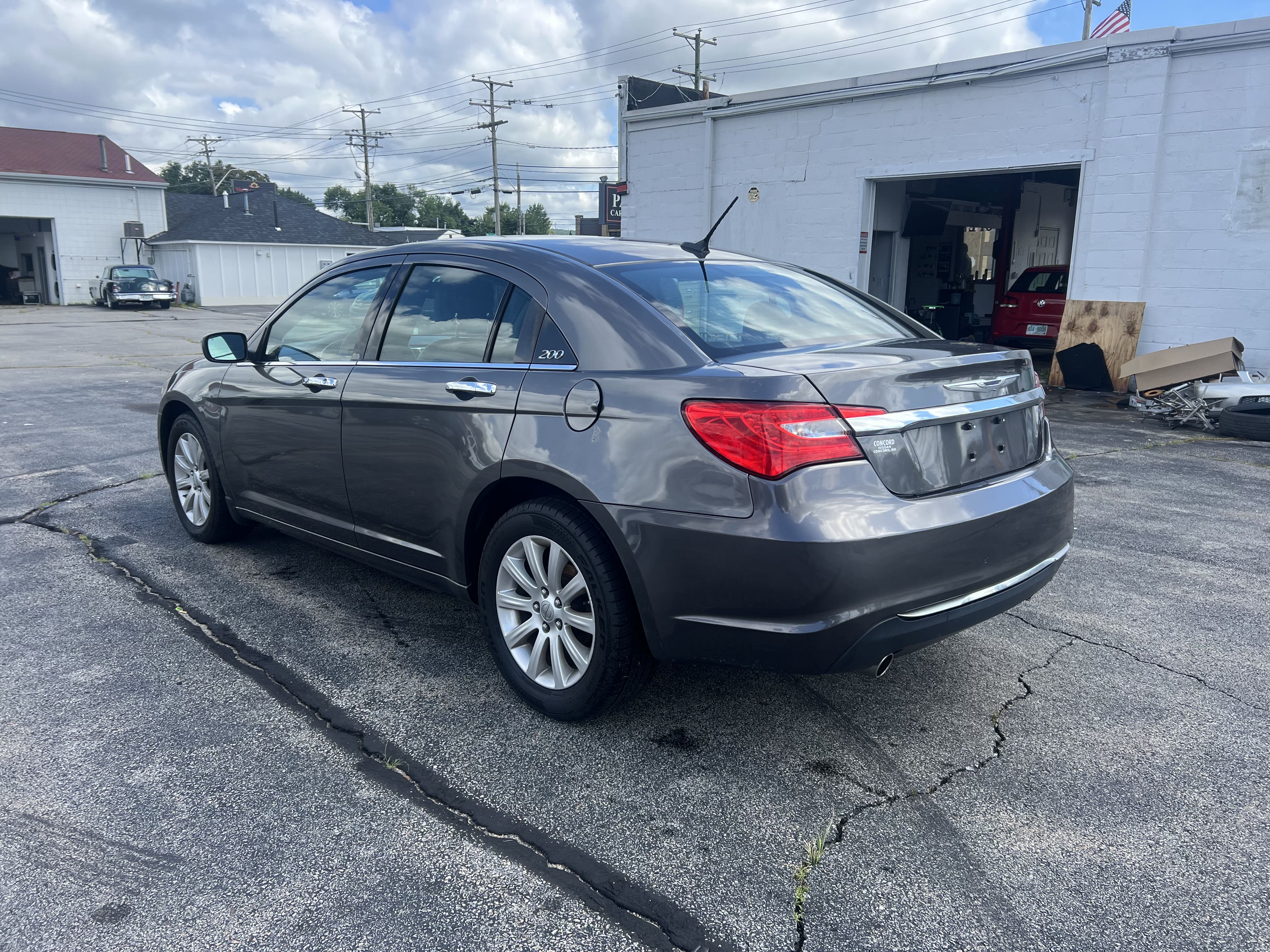 2014 Chrysler 200 Limited vin: 1C3CCBCG9EN199038