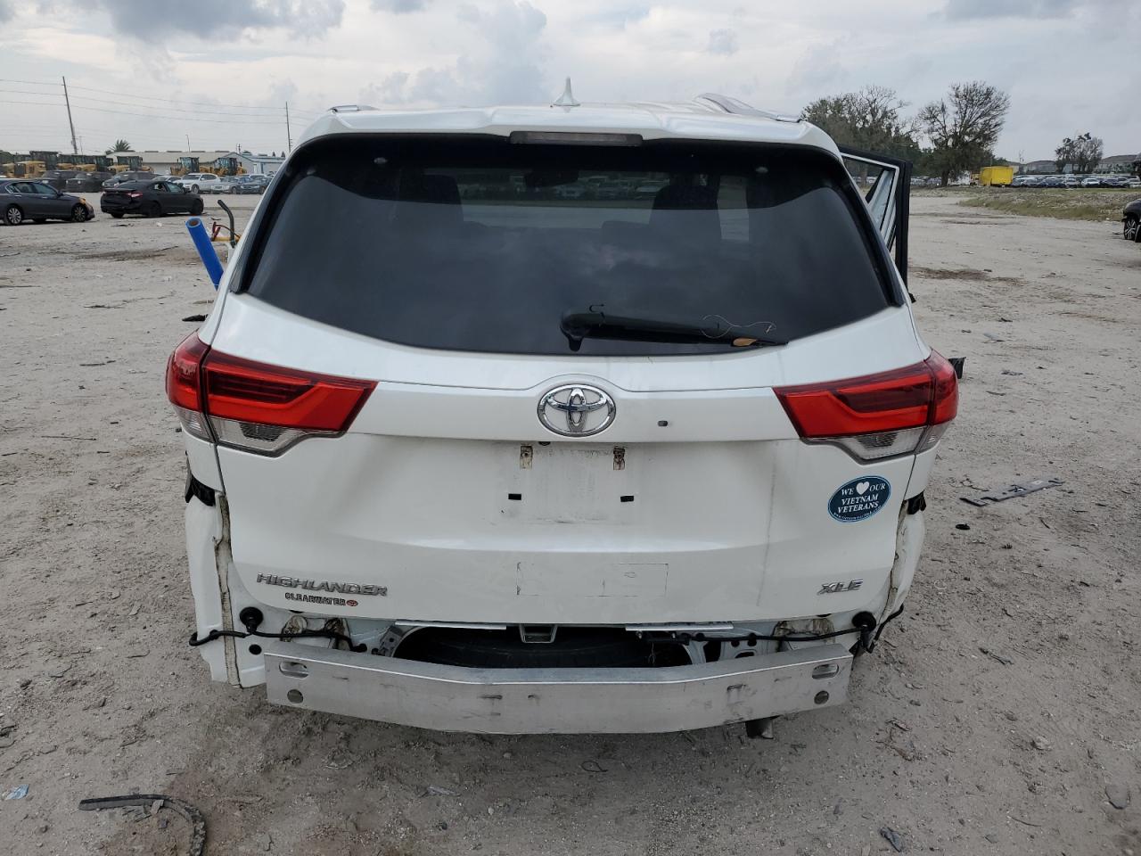 2017 Toyota Highlander Se VIN: 5TDKZRFH9HS513076 Lot: 66249674