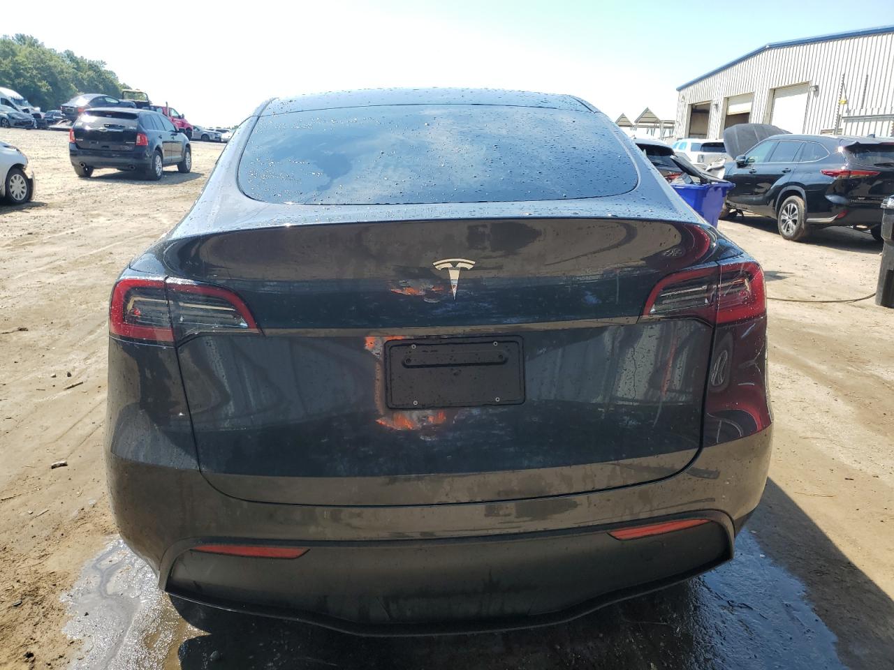 2024 Tesla Model Y VIN: 7SAYGDED0RF015097 Lot: 66886304