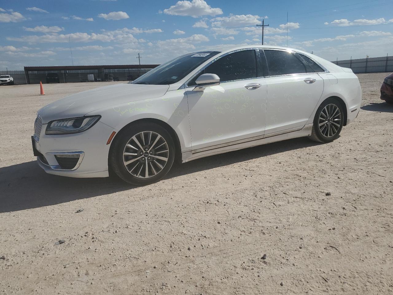 VIN 3LN6L5A95KR613483 2019 LINCOLN MKZ no.1