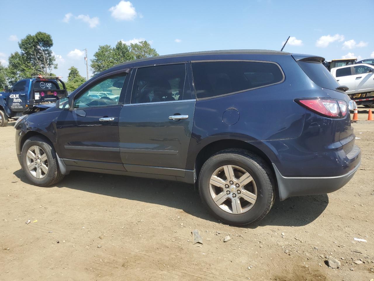 1GNKRFEDXGJ230377 2016 CHEVROLET TRAVERSE - Image 2