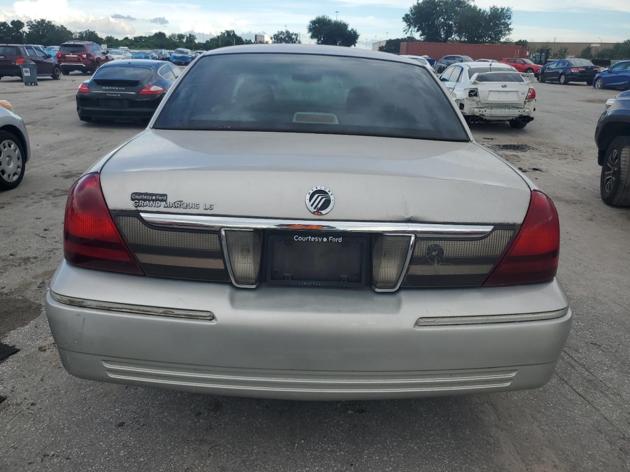 2010 Mercury Grand Marquis Ls VIN: 2MEBM7FV2AX612856 Lot: 69152244