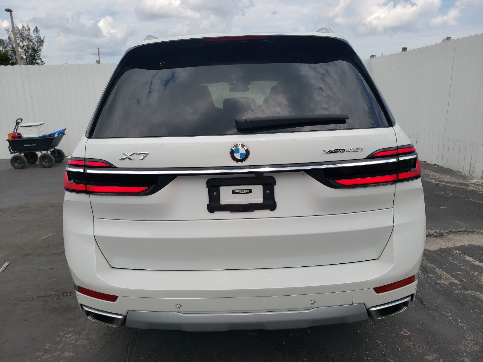 2023 BMW X7 xDrive40I vin: 5UX23EM08P9P20013