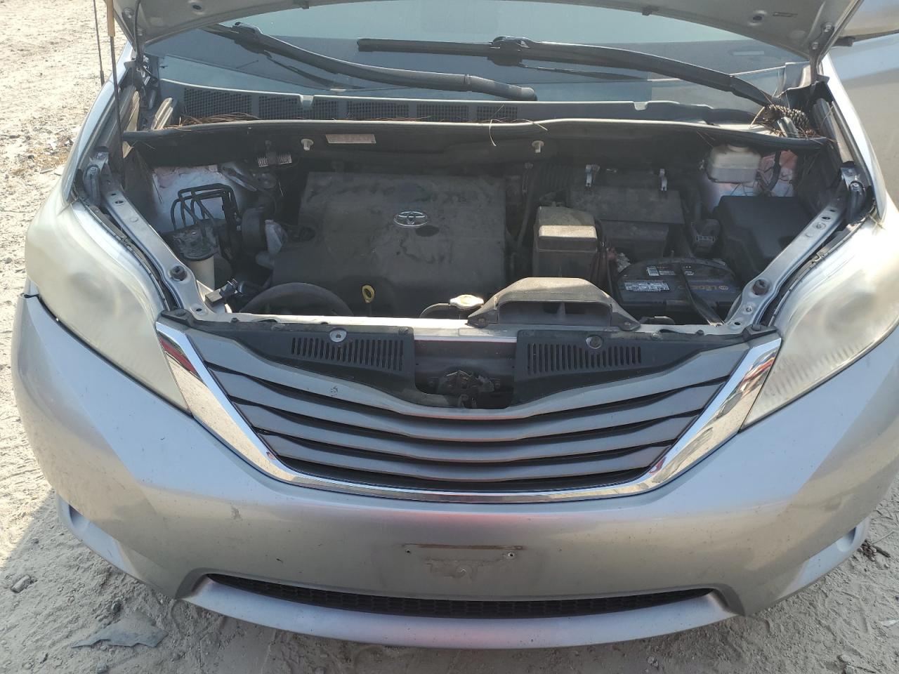 2013 Toyota Sienna Xle VIN: 5TDYK3DC6DS401199 Lot: 69238624