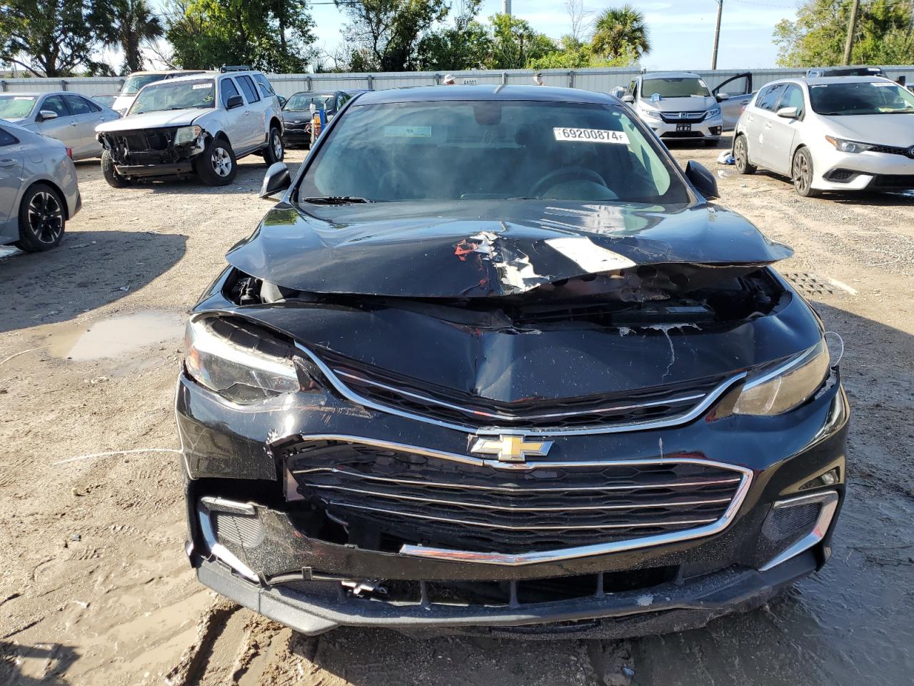 2017 Chevrolet Malibu - Image 5