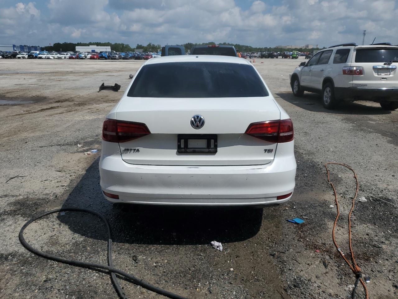 3VW2B7AJ4JM263753 2018 Volkswagen Jetta S